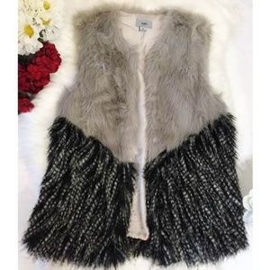 💥🇺🇸 YAIRA Faux Fur with Peacock Feathers Vest